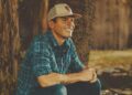 Granger Smith, ex-estrela do country, testemunha que Jesus o salvou de suicídio